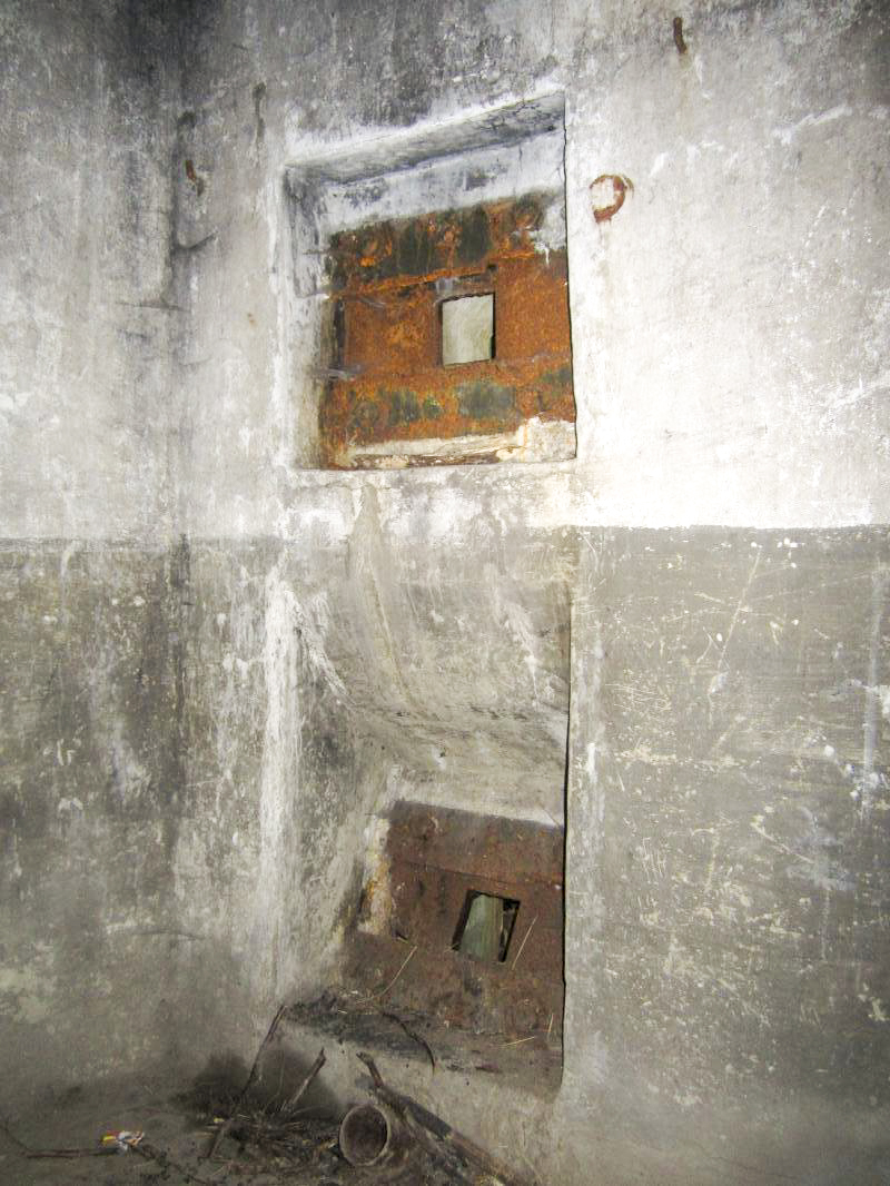 Ligne Maginot - SOUFFLENHEIM (II / 23° RIF) - (Abri) - Créneaux FM caponnière de droite - gregfuchs