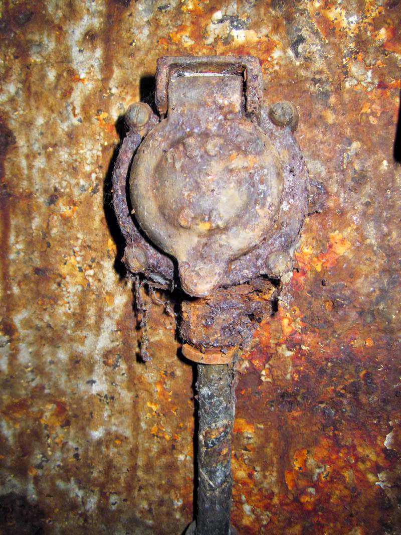 Ligne Maginot - SOUFFLENHEIM (II / 23° RIF) - (Abri) - Prise 250 V dans la cloche GFM - gregfuchs