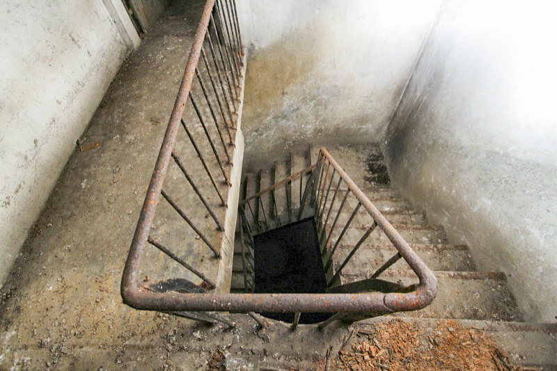Ligne Maginot - SOUFFLENHEIM (II / 23° RIF) - (Abri) - Escalier de liaison entre les étages supérieur et inférieur - Antoine SCHOEN