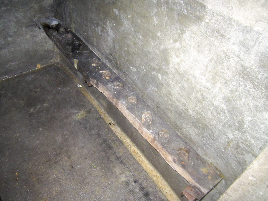 Ligne Maginot - SOUFFLENHEIM (II / 23° RIF) - (Abri) - Ratelier à fusils dans une des chambre de troupe (étage inférieur) - gregfuchs