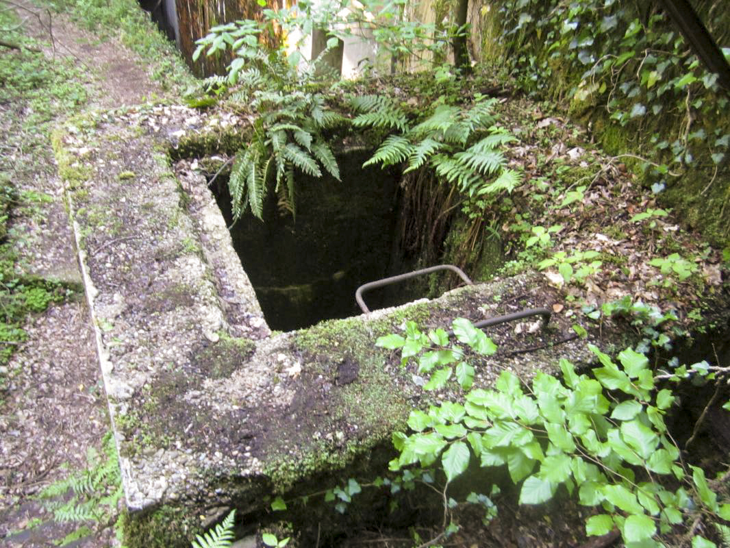 Ligne Maginot - SOUFFLENHEIM (II / 23° RIF) - (Abri) - Un des trois regards de visite de l'égout - gregfuchs