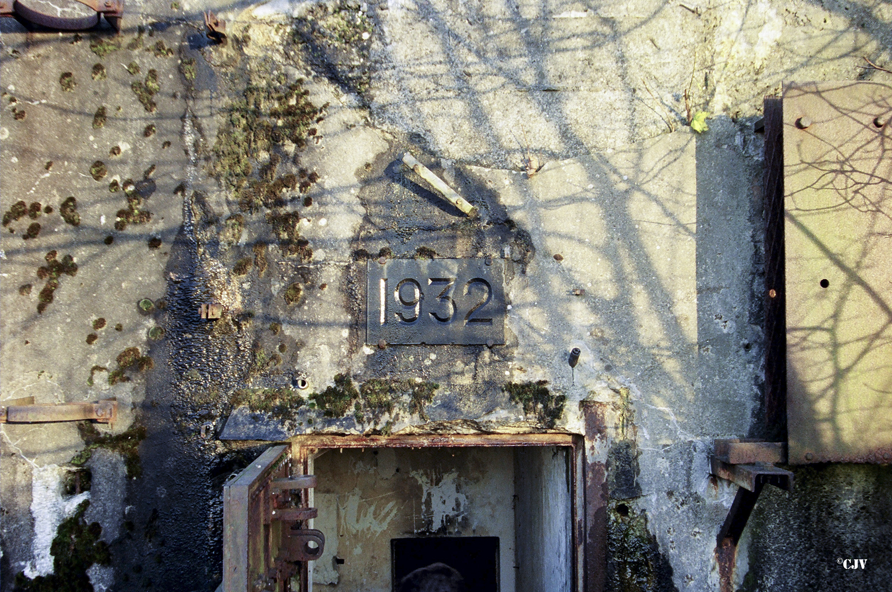 Ligne Maginot - AUENHEIM NORD - (Casemate d'infanterie) - Cartouche date au dessus de la porte - Caspar Vermeulen