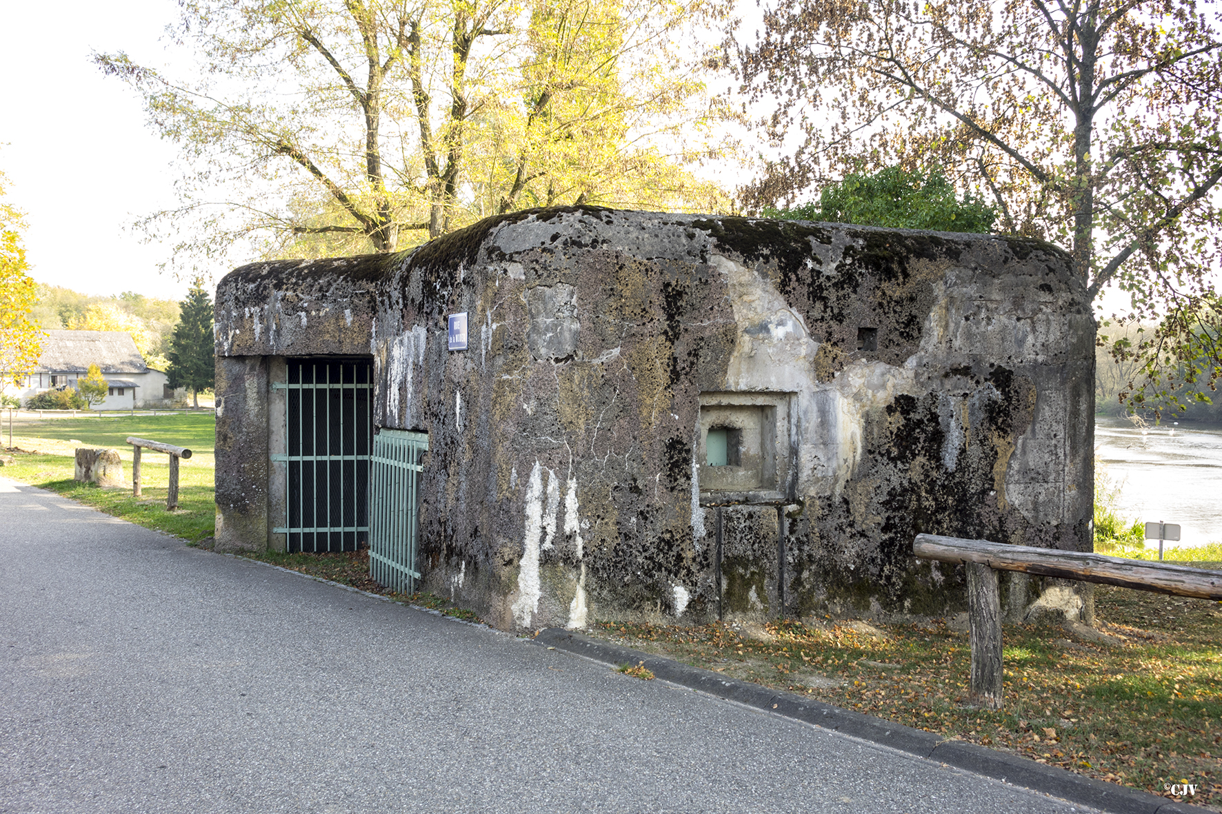 Ligne Maginot - AUENHEIM PONT - (Blockhaus pour canon) - Créneau FM de défense rapprochée - Lia VERMEULEN
