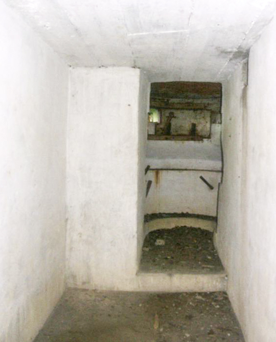 Ligne Maginot - FINNHAAG 2 (Blockhaus pour arme infanterie) - L'accés à la coupole de puis l'intérieur - Pascal LAMBERT