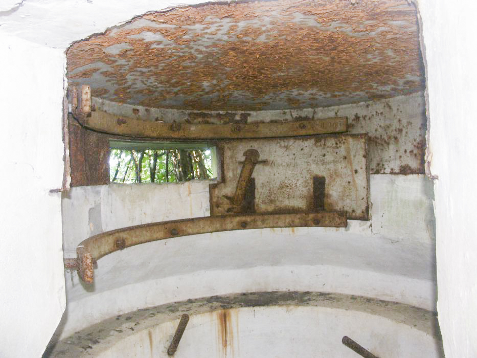 Ligne Maginot - FINNHAAG 2 (Blockhaus pour arme infanterie) - La coupole, vue intérieure - Pascal LAMBERT
