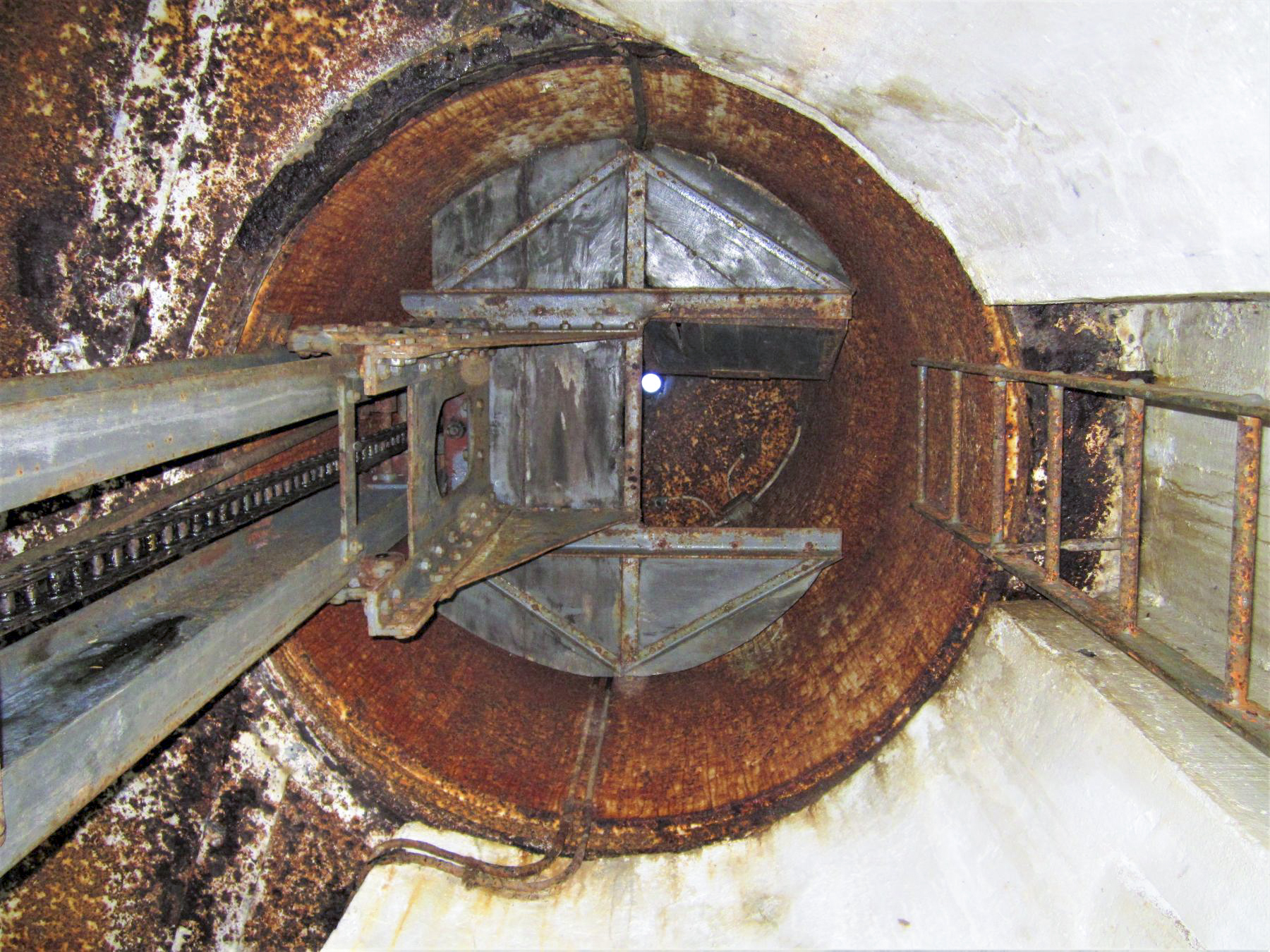 Ligne Maginot - HOCHWALD C3 - (Casemate d'infanterie - double) - Cloche GFM - Gregory Fuchs
