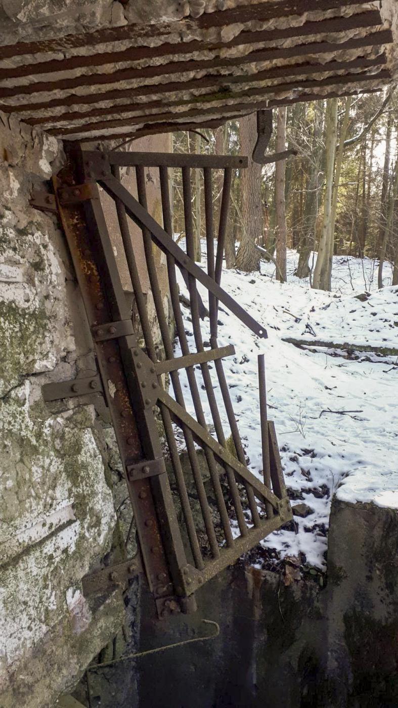 Ligne Maginot - HOCHWALD C1 - (Casemate d'infanterie) - Grille de l'entrée - Gregory Fuchs