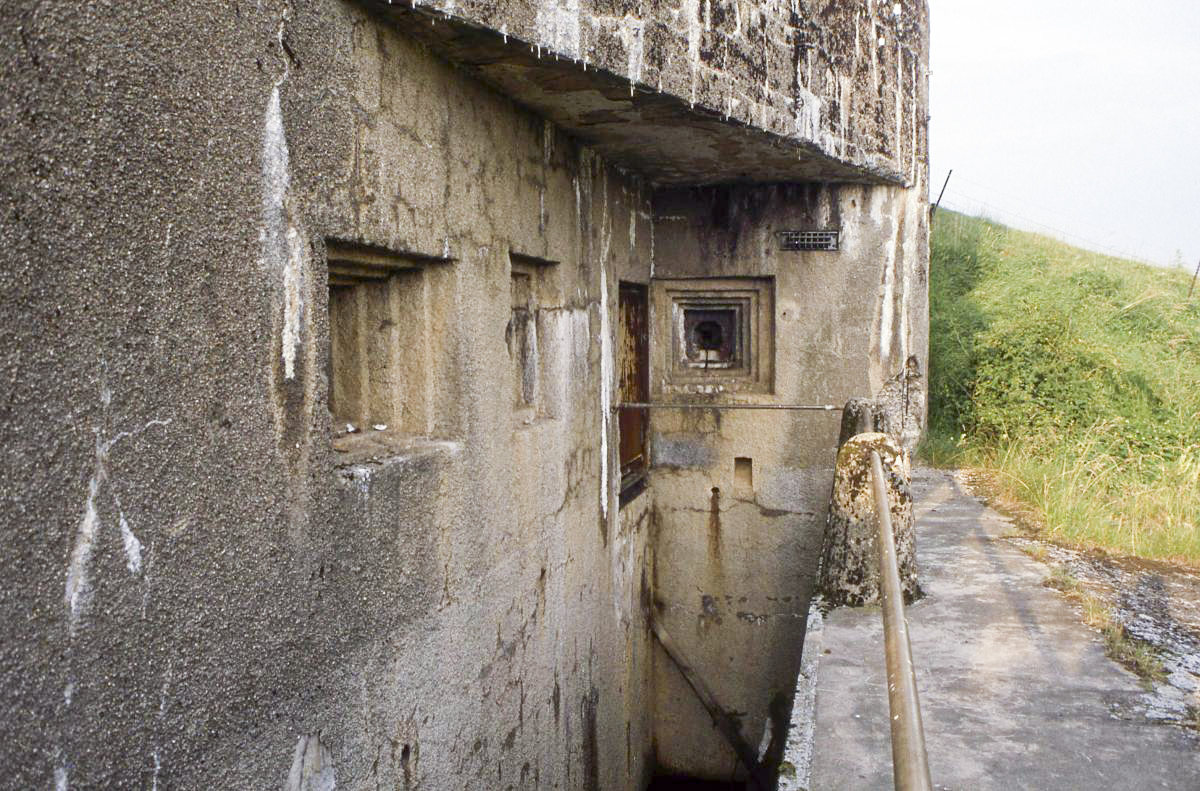 Ligne Maginot - LATIREMONT - A3 - (Ouvrage d'artillerie) - L'entrée des hommes
Le pont d'entrée est retiré - Valentin Hemmert