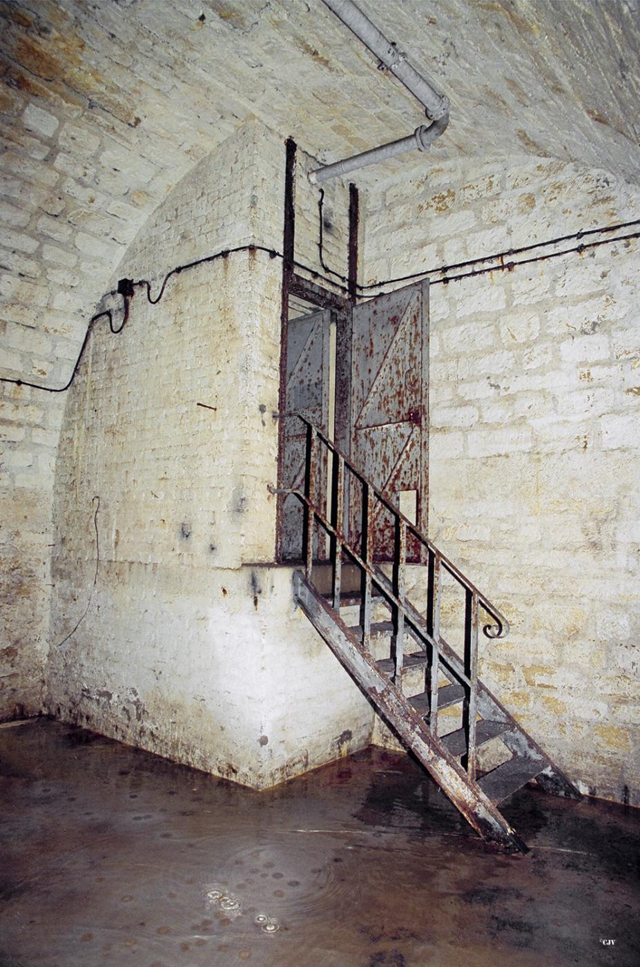 Ligne Maginot - LATIREMONT - A3 - (Ouvrage d'artillerie) - Latrines dans la galerie - Lia VERMEULEN