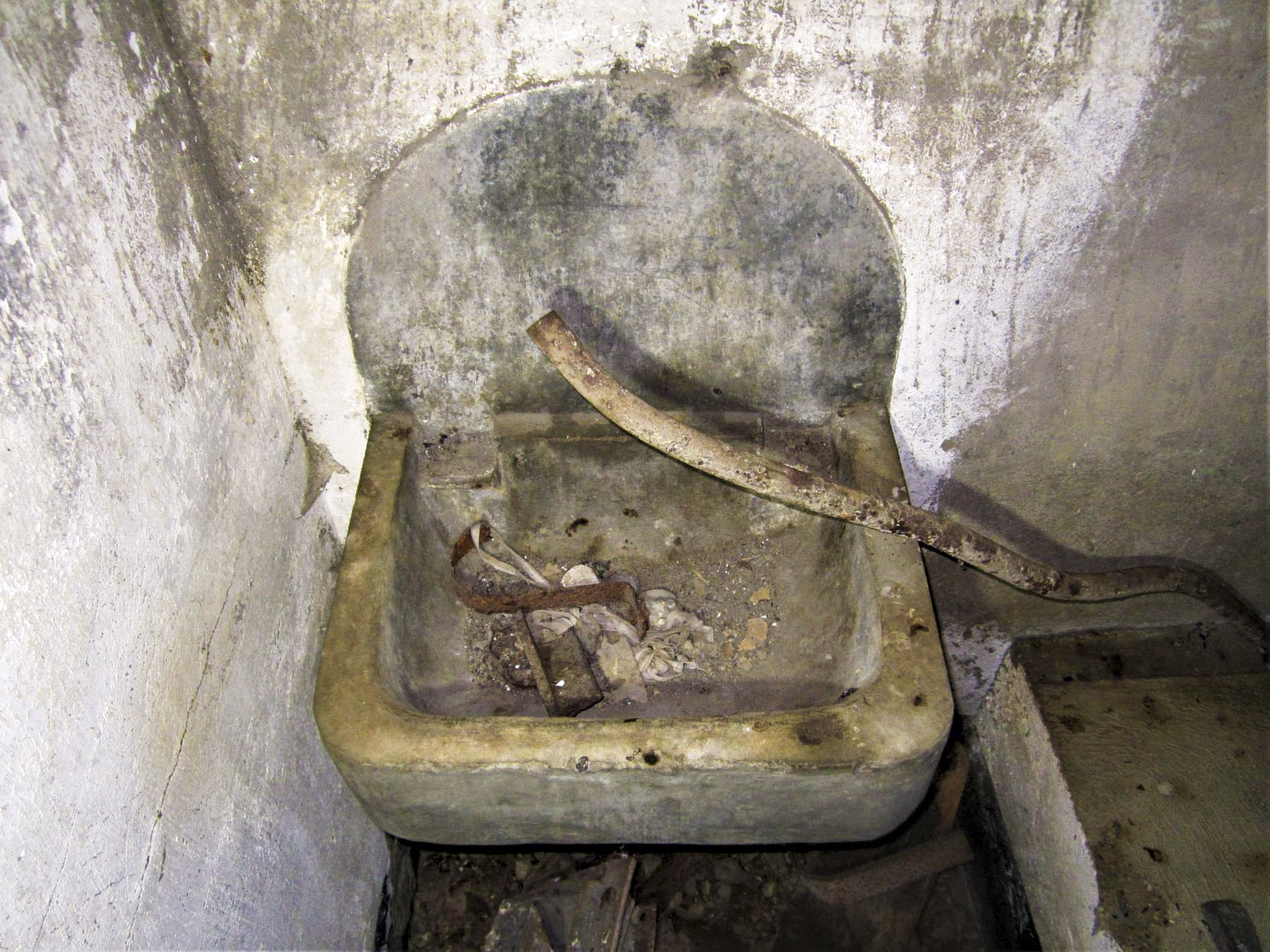 Ligne Maginot - DRACHENBRONN SUD EST - (Casemate d'infanterie) - Lavabo - Gregory Fuchs