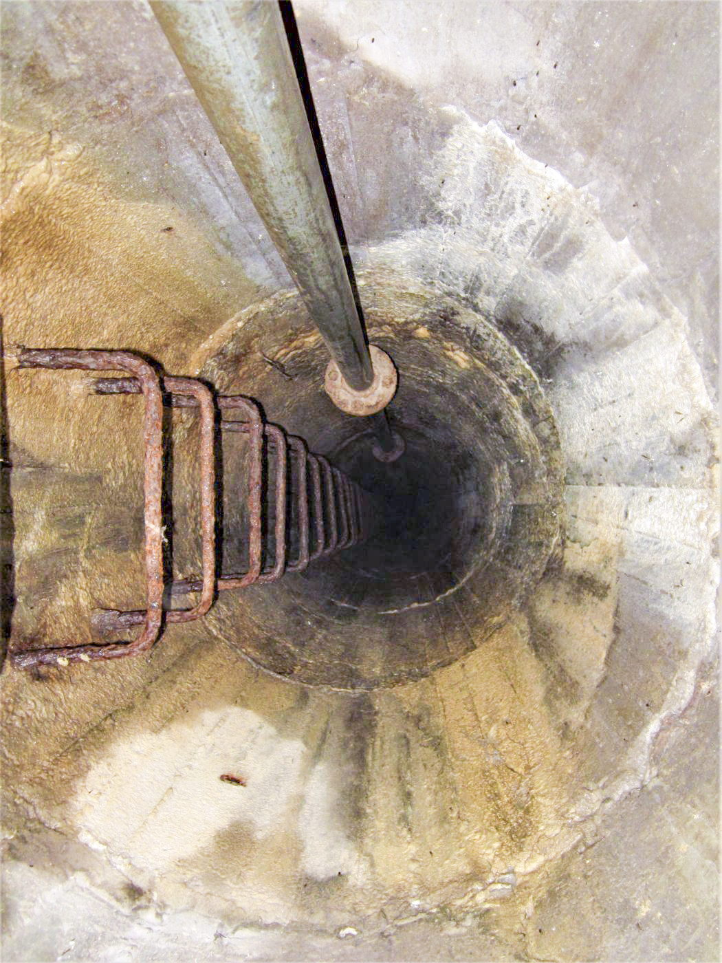 Ligne Maginot - DRACHENBRONN SUD EST - (Casemate d'infanterie) - Le puits - Gregory Fuchs