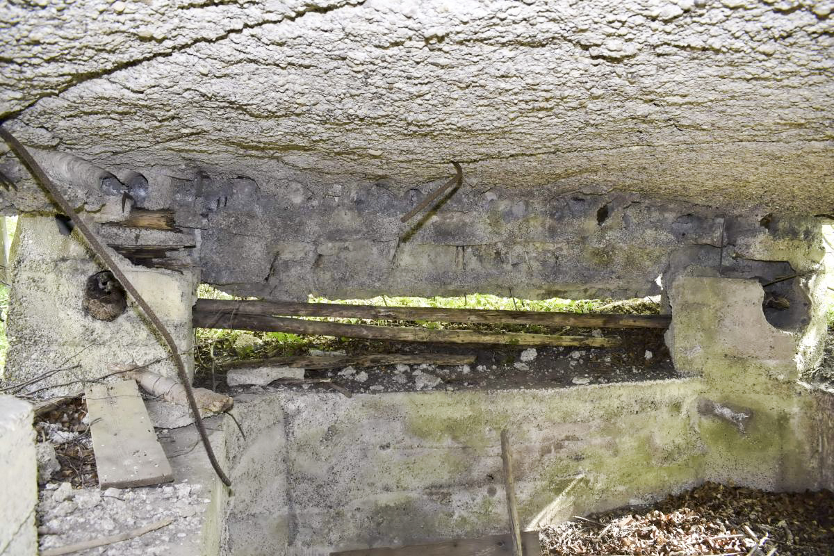 Ligne Maginot - Blockhaus de Ramelshausen 6 - Vue intérieure avec trace du coffrage en rondins - D. Froehly