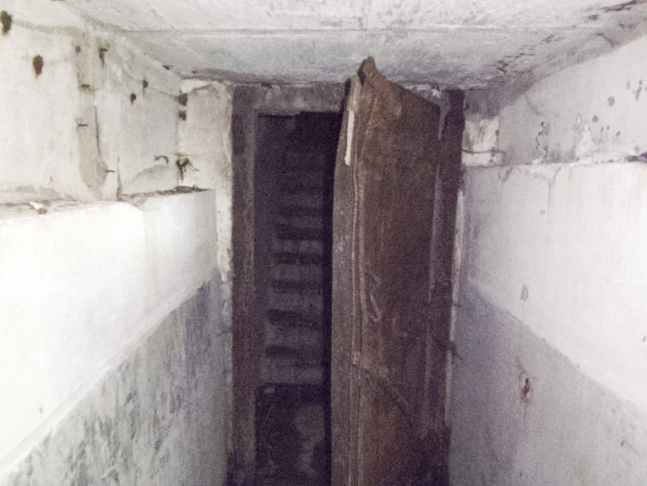 Ligne Maginot - ROUNTZENHEIM SUD - (Casemate d'infanterie) - La porte de la galerie de liaison vers la casemate voisine - SCHENDEL Peter