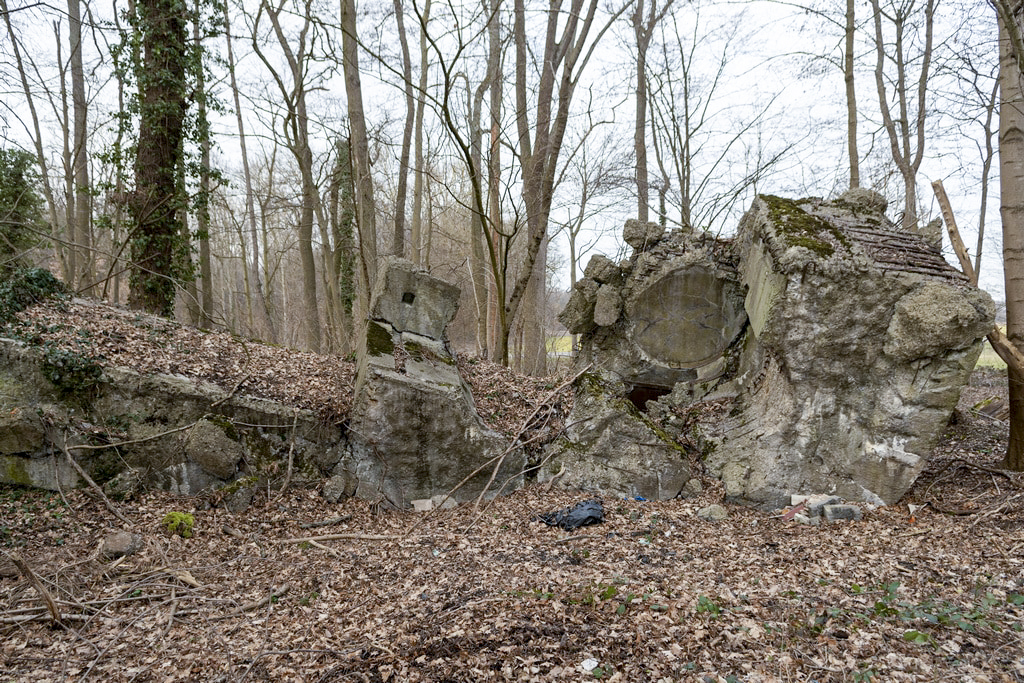 Ligne Maginot - KELLERSCHOELZEL 3 - (Blockhaus de type indéterminé) - Les morceaux éparpillés - Hubert DURLEWANGER