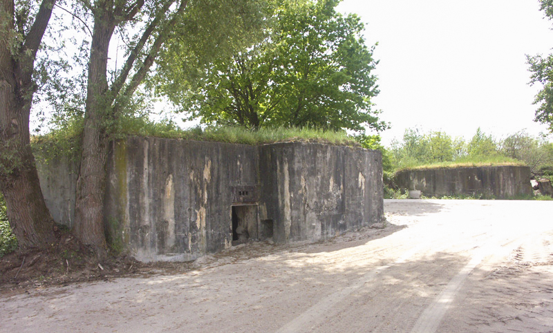 Ligne Maginot - 7/2 - KAELBERGRUND - (Abri) - Vue d'ensemble avec l'abri de Kaelbergrund à gauche - LAMBERT Pascal