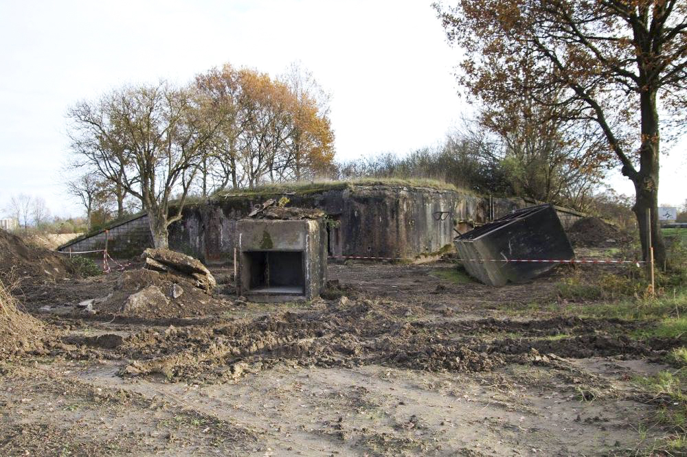 Ligne Maginot - 15/3 - MUEHLRHEIN (Casemate d'infanterie - double) - La casemate en cours de dégagement - GRAMI