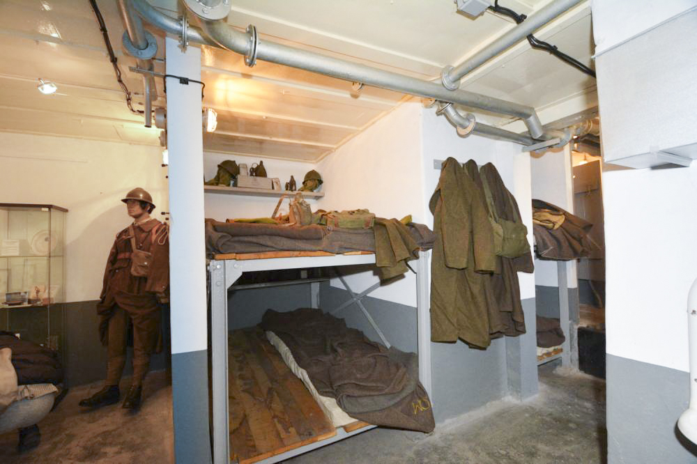 Ligne Maginot - ANCIENNE REDOUTE - (Abri) - Le couchage pour la troupe - LAMBERT Pascal