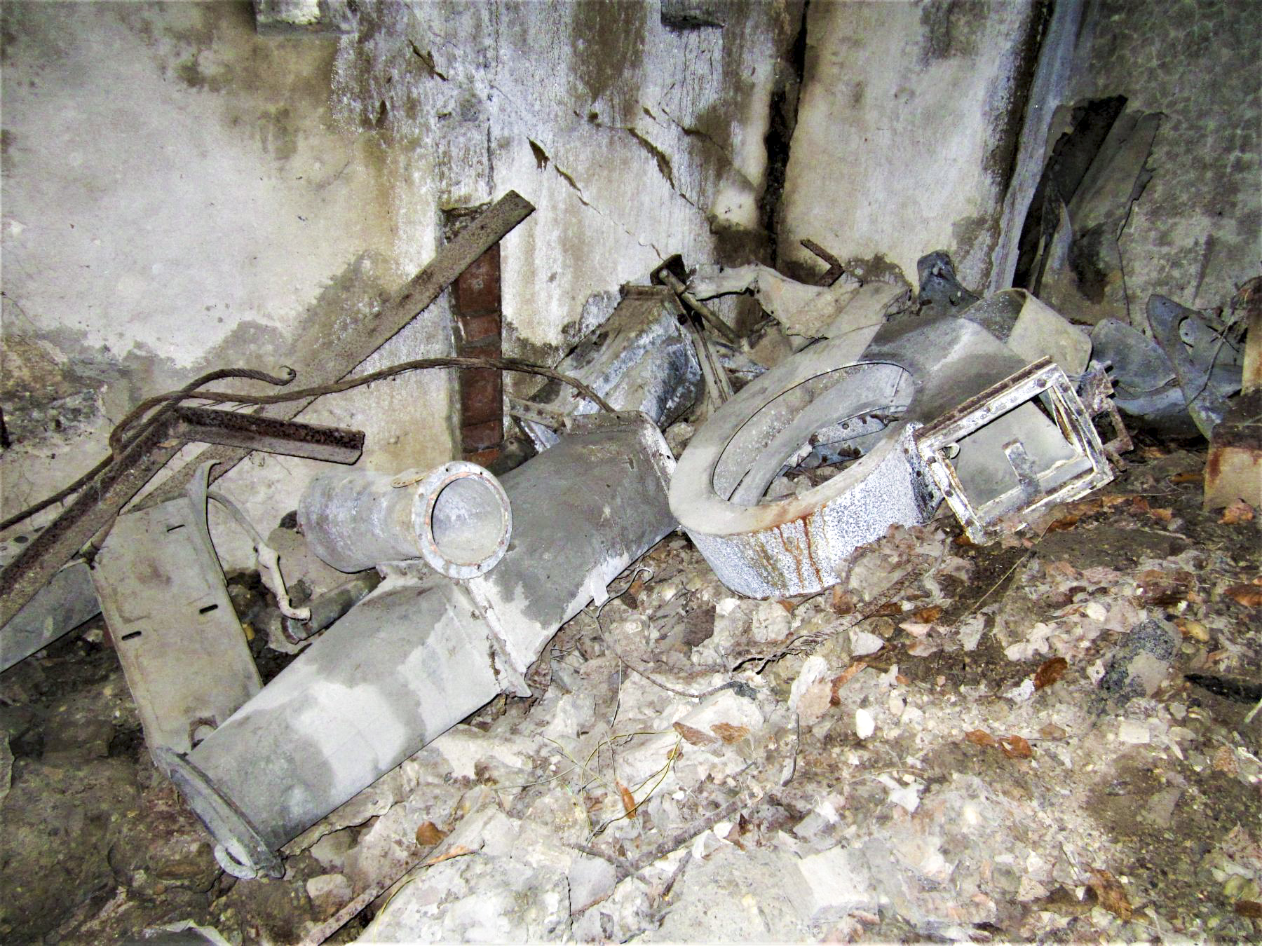 Ligne Maginot - SCHMELTZBACH EST - (Casemate d'infanterie - Double) - Restes de la ventilation - Gregory Fuchs