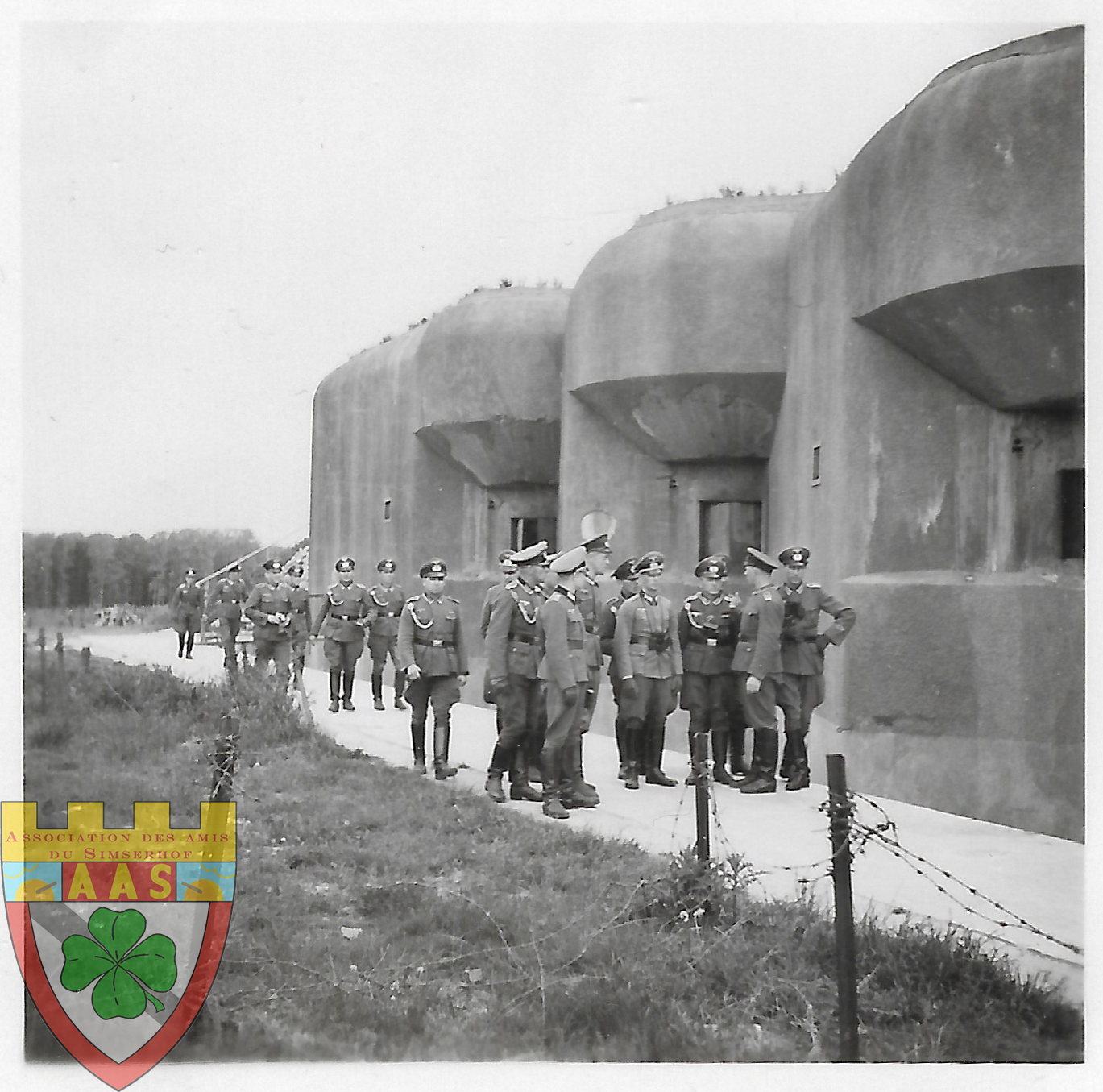 Ligne Maginot - SIMSERHOF - (Ouvrage d'artillerie) - Soldats allemands devant le bloc 6. - Inconnu