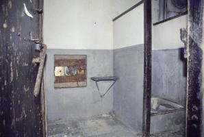 Ligne Maginot - BUCHHOLZBERG (I / 79° RIF) - (Abri) - Latrines
Créneau FM de façade
Visite fin 90 avec la BA901