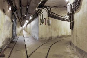 Ligne Maginot - SAINTE AGNES (SAG) - EO9 - (Ouvrage d'artillerie) - Galerie
Noter la voie ferrée de 60CM. Les wagonnets étaient poussés à la main