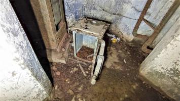 Ligne Maginot - REYERSVILLER - (Abri) - Puits de la cloche GFM
Caisson de récupération des douilles