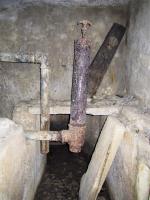 Ligne Maginot - FREUDENBERG (QUARTIER SCHIESSECK - I/37° RIF) - (Abri) - Evacuation et agitateur de la fosse chimique ASEPTA