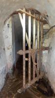 Ligne Maginot - FREUDENBERG (QUARTIER SCHIESSECK - I/37° RIF) - (Abri) - Grille dans la galerie de l'égout
Noter les impacts de balles autour de la grille