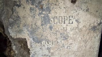 Ligne Maginot - FREUDENBERG - (Observatoire d'artillerie) - Inscription 
'périscope... n°18'
                                               
                                    