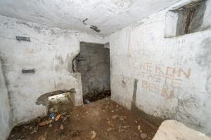 Ligne Maginot - MAIN du PRINCE 2 (Blockhaus pour arme infanterie) - Blockhaus mitrailleuse de droite
Emplacement d'un ventilateur à gauche de l'entrée