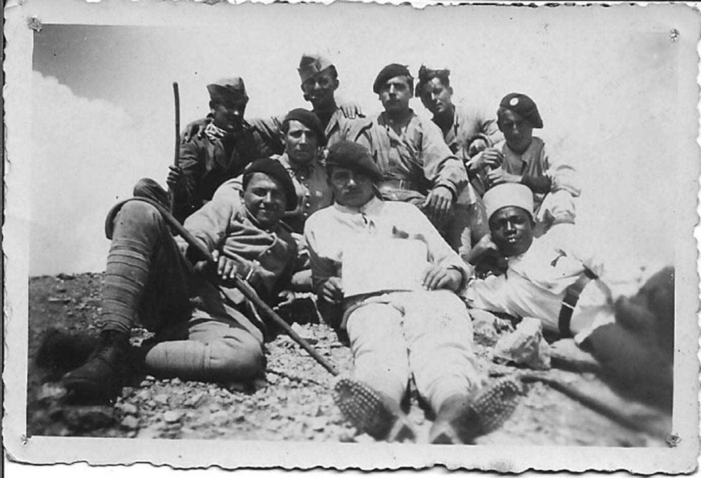 Ligne Maginot - PEIRA GROSSA - (Casernement) - Soldats dont le sapeur Camille DELMAS du 7° RG  au niveau de Col de Crous - Inconnu
