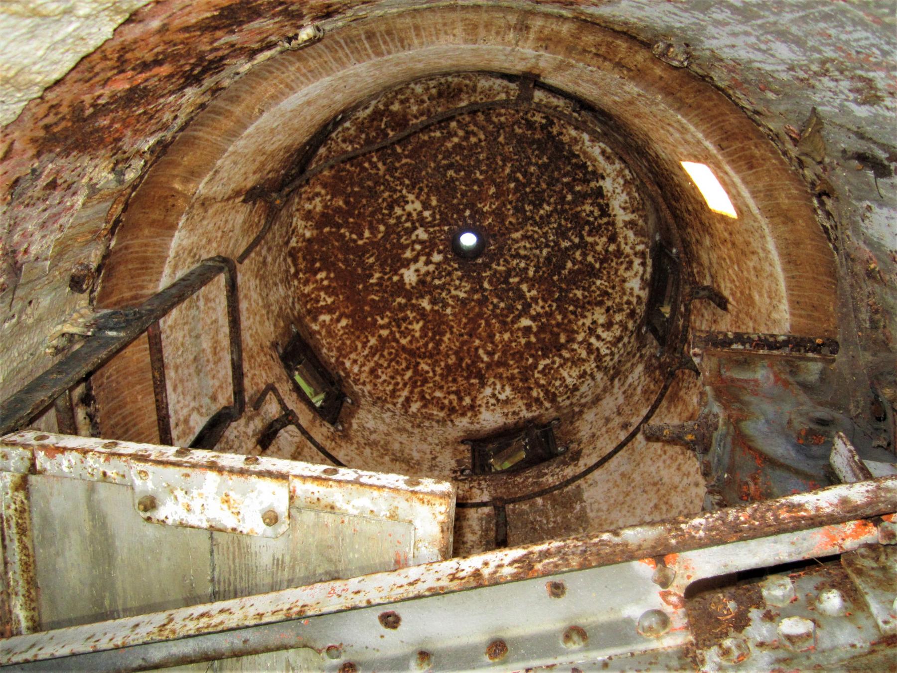 Ligne Maginot - GUNSTHAL FERME EST - (Blockhaus pour arme infanterie) - La cloche GFM - Gregory Fuchs