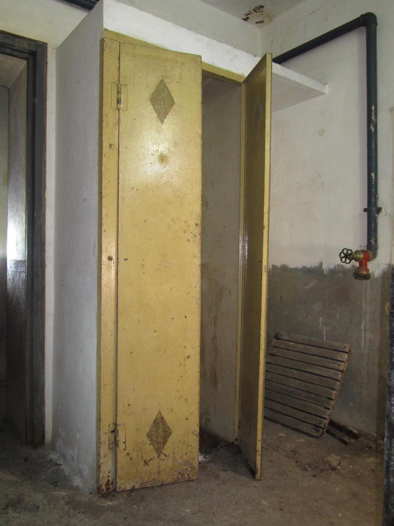 Ligne Maginot - BUCHHOLZBERG (I / 79° RIF) - (Abri) - Chambre d'officier
Armoire de rangement - Gregory Fuchs