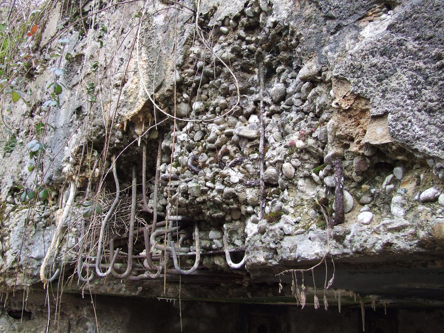 Ligne Maginot - FREUDENBERG - (Casemate d'infanterie) - Les dégâts des combats de 1944 - STENGER Mathieu