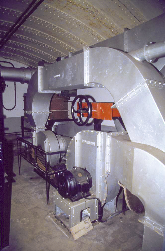 Ligne Maginot - BUCHHOLZBERG (I / 79° RIF) - (Abri) - Ventilateurs air pur/air gazé
Visite fin 90 avec la BA901 - ammagsdr