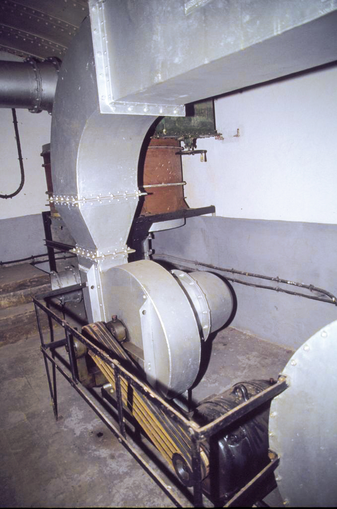 Ligne Maginot - BUCHHOLZBERG (I / 79° RIF) - (Abri) - Ventilateur air gazé
Visite fin 90 avec la BA901 - ammagsdr