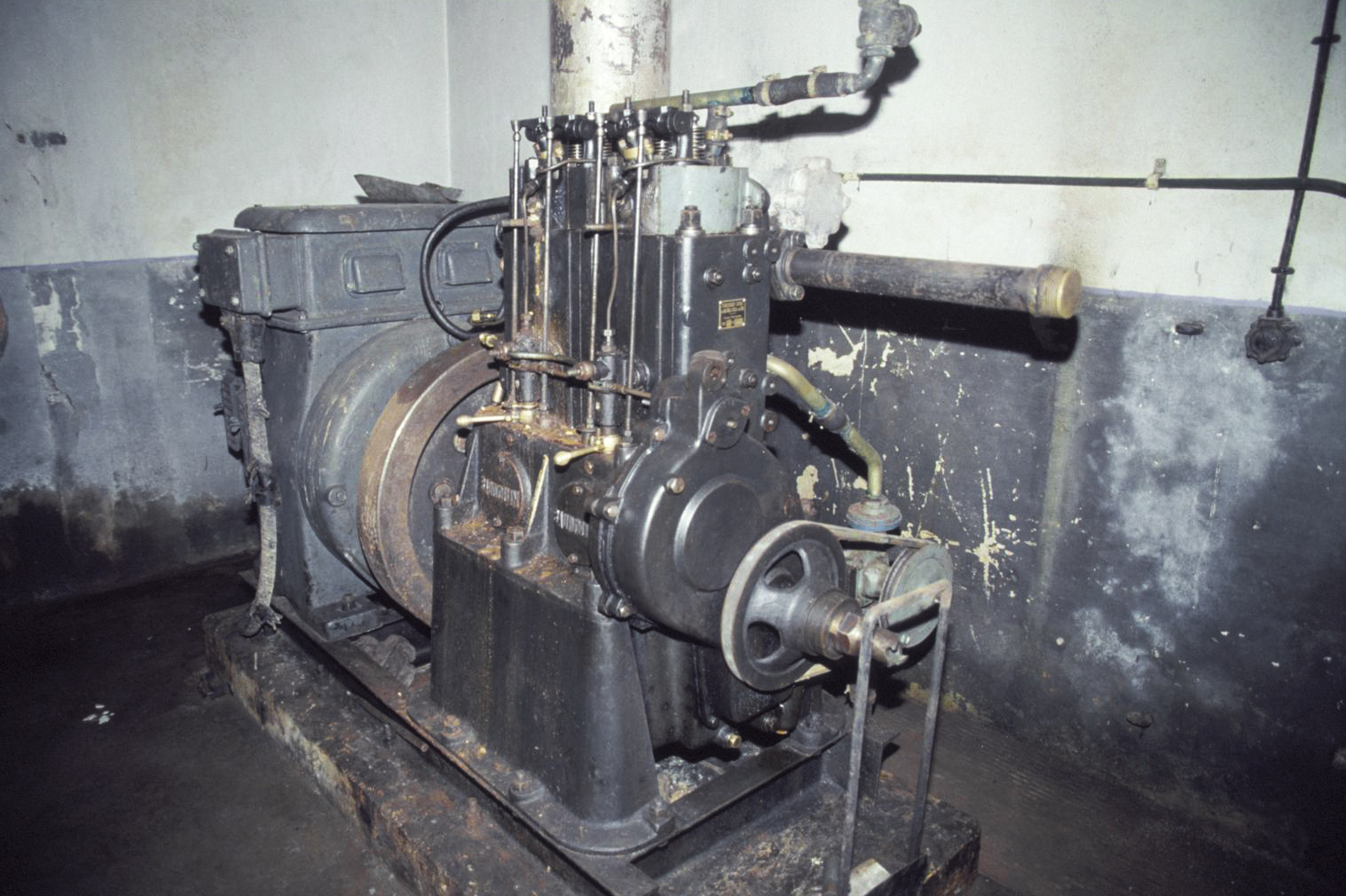 Ligne Maginot - BUCHHOLZBERG (I / 79° RIF) - (Abri) - Le groupe électrogène
Visite fin 90 avec la BA901 - ammagsdr
