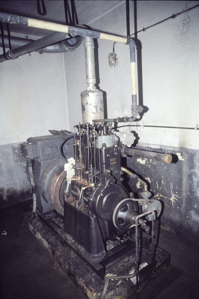 Ligne Maginot - BUCHHOLZBERG (I / 79° RIF) - (Abri) - Le groupe électrogène
Visite fin 90 avec la BA901 - ammagsdr