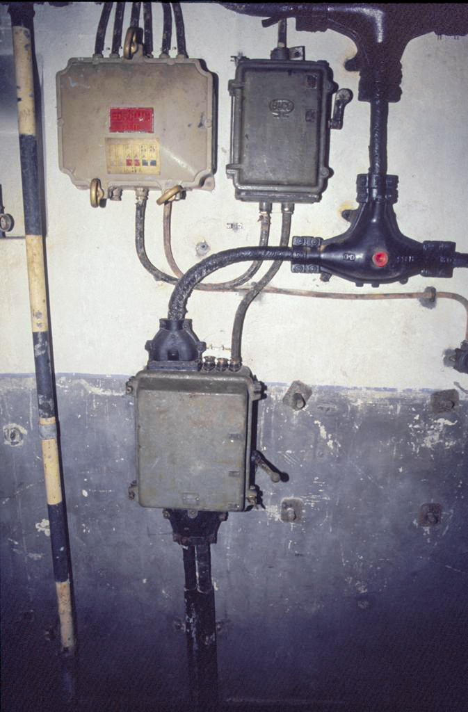 Ligne Maginot - BUCHHOLZBERG (I / 79° RIF) - (Abri) - Usine
Protection des départs
Visite fin 90 avec la BA901 - ammagsdr