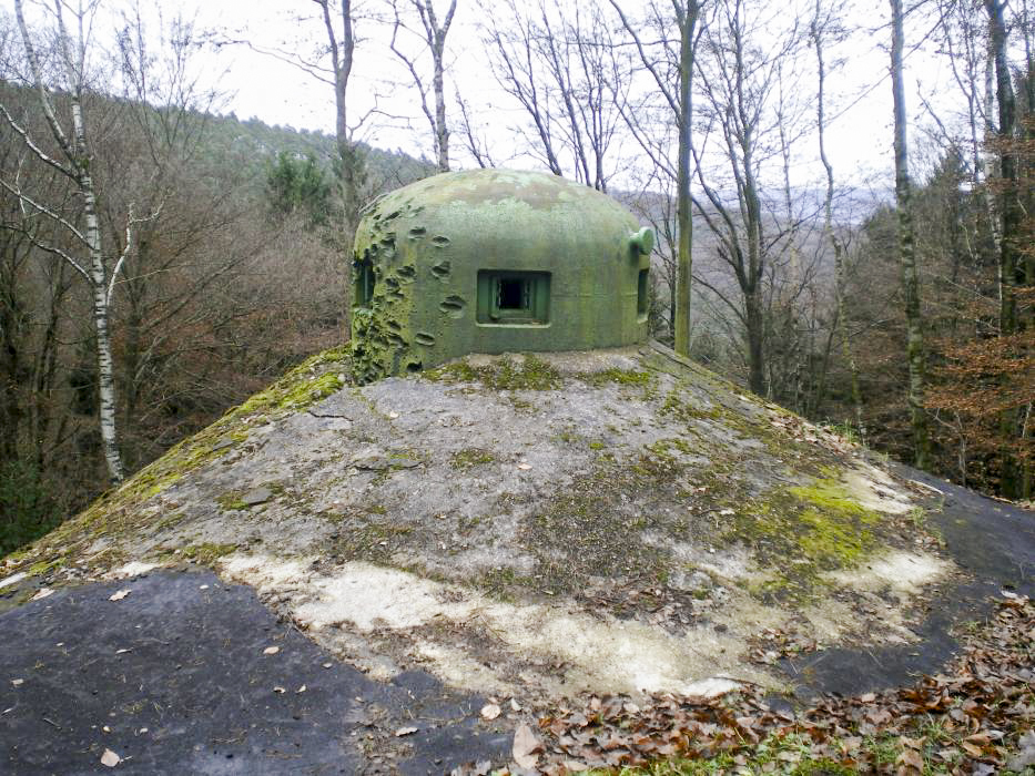 Ligne Maginot - GUNSTHAL COL EST - (Blockhaus pour arme infanterie) - La cloche GFM portant les stigmates de l'assaut allemand du 19 juin 1940 - donceuh