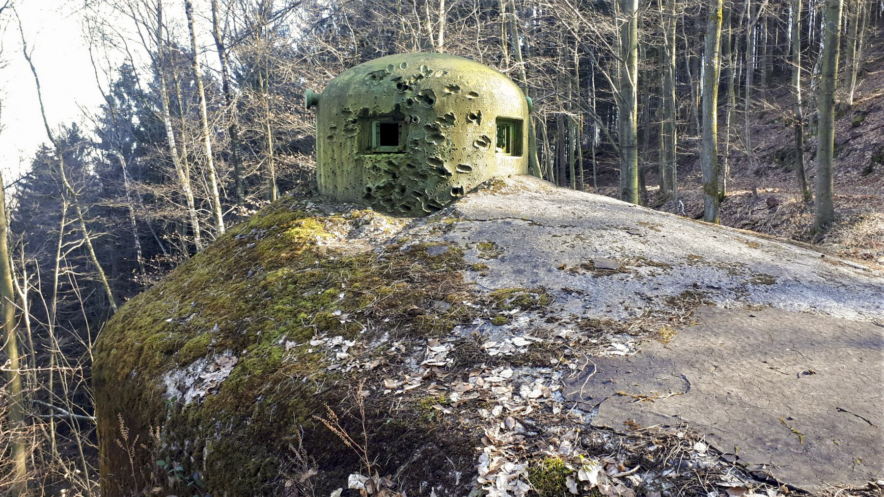 Ligne Maginot - GUNSTHAL COL EST - (Blockhaus pour arme infanterie) - La cloche GFM portant les stigmates de l'assaut allemand du 19 juin 1940 - Gregory Fuchs