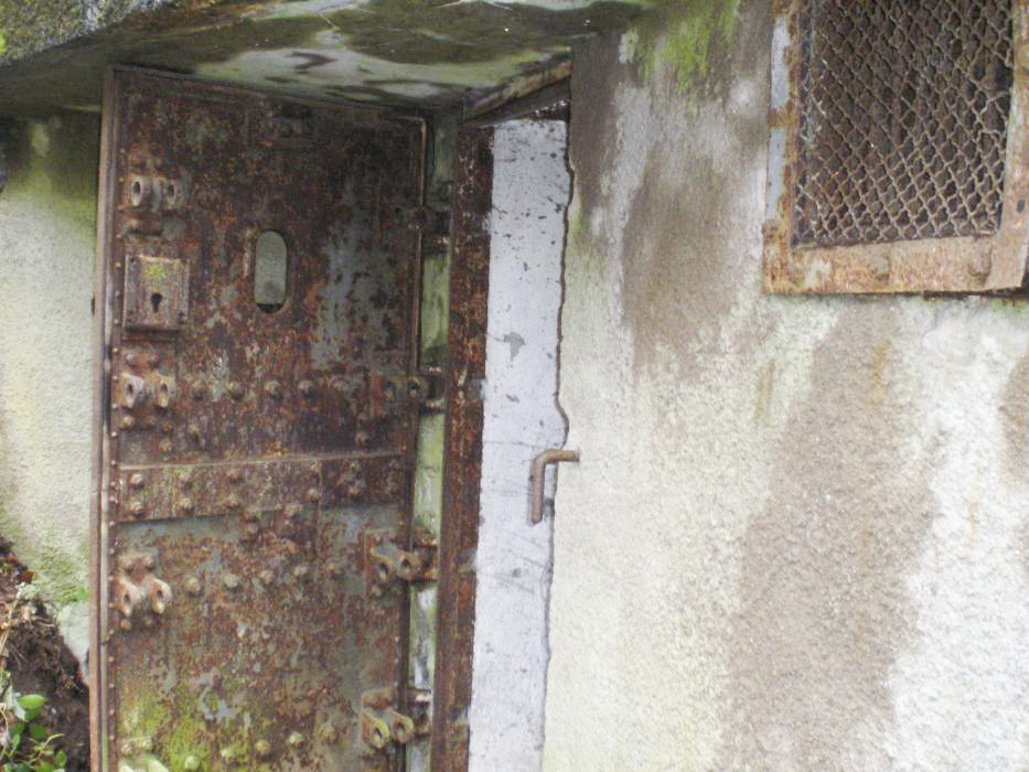 Ligne Maginot - GUNSTHAL COL EST - (Blockhaus pour arme infanterie) - La porte blindée de l'entrée - donceuh