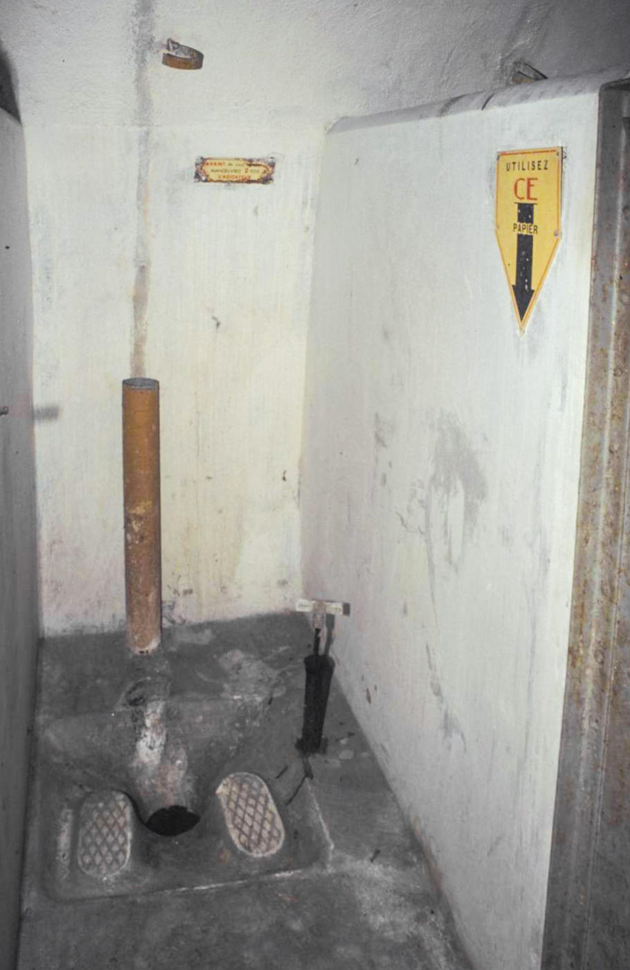 Ligne Maginot - CROUPE DU RESERVOIR - (Abri actif) - Visite en 1991 avec Génie de Nice - ammagsdr