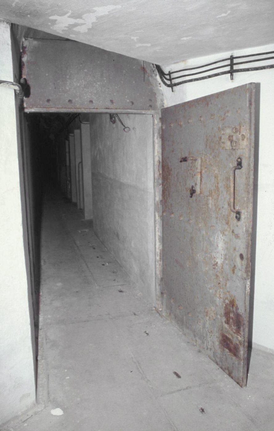 Ligne Maginot - CROUPE DU RESERVOIR - (Abri actif) - Couloir
Visite en 1991 avec Génie de Nice - ammagsdr