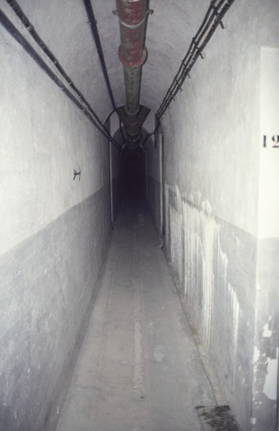 Ligne Maginot - CROUPE DU RESERVOIR - (Abri actif) - Couloir
Visite en 1991 avec Génie de Nice - ammagsdr