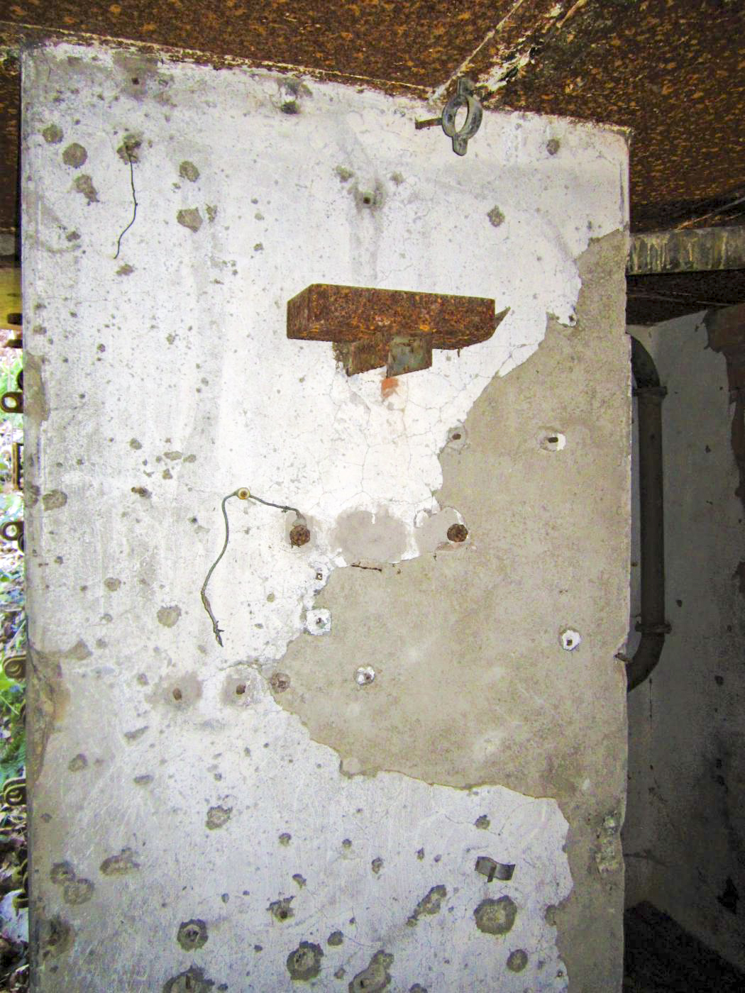 Ligne Maginot - GUNSTHAL COL EST - (Blockhaus pour arme infanterie) - Emplacement du téléphone TM 32 à coté de l'entrée - Gregory Fuchs