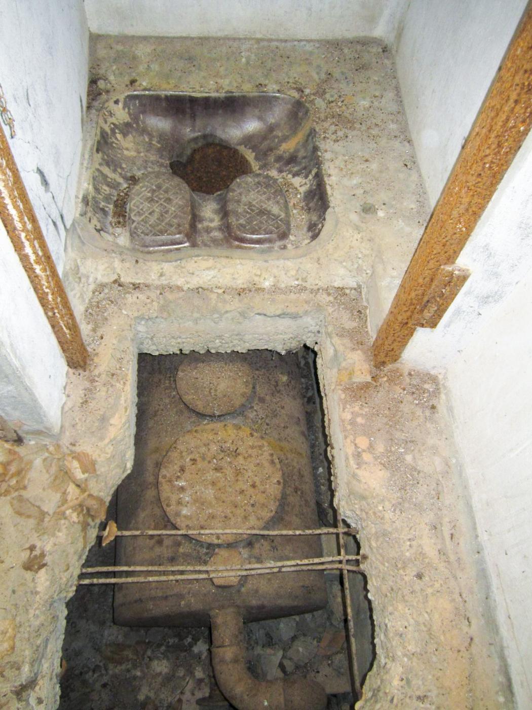 Ligne Maginot - GUNSTHAL COL EST - (Blockhaus pour arme infanterie) - Latrines - Gregory Fuchs