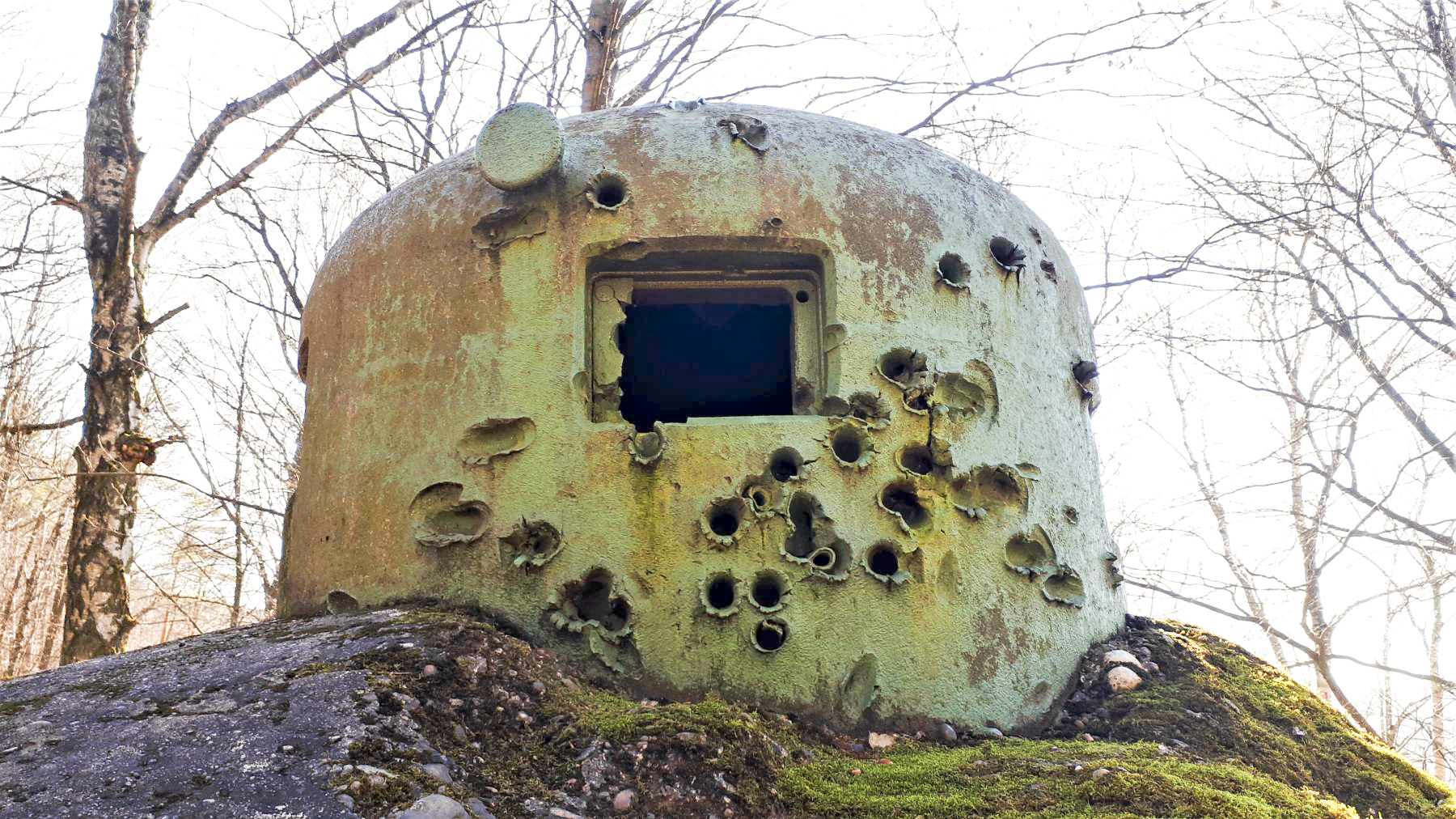 Ligne Maginot - GUNSTHAL COL OUEST - (Blockhaus pour arme infanterie) - La cloche GFM portant les stigmates de l'assaut allemand du 19 juin 1940 - Gregory Fuchs