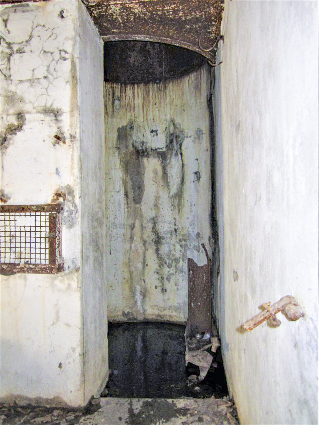 Ligne Maginot - GUNSTHAL COL OUEST - (Blockhaus pour arme infanterie) - Puits de la cloche GFM - Gregory Fuchs