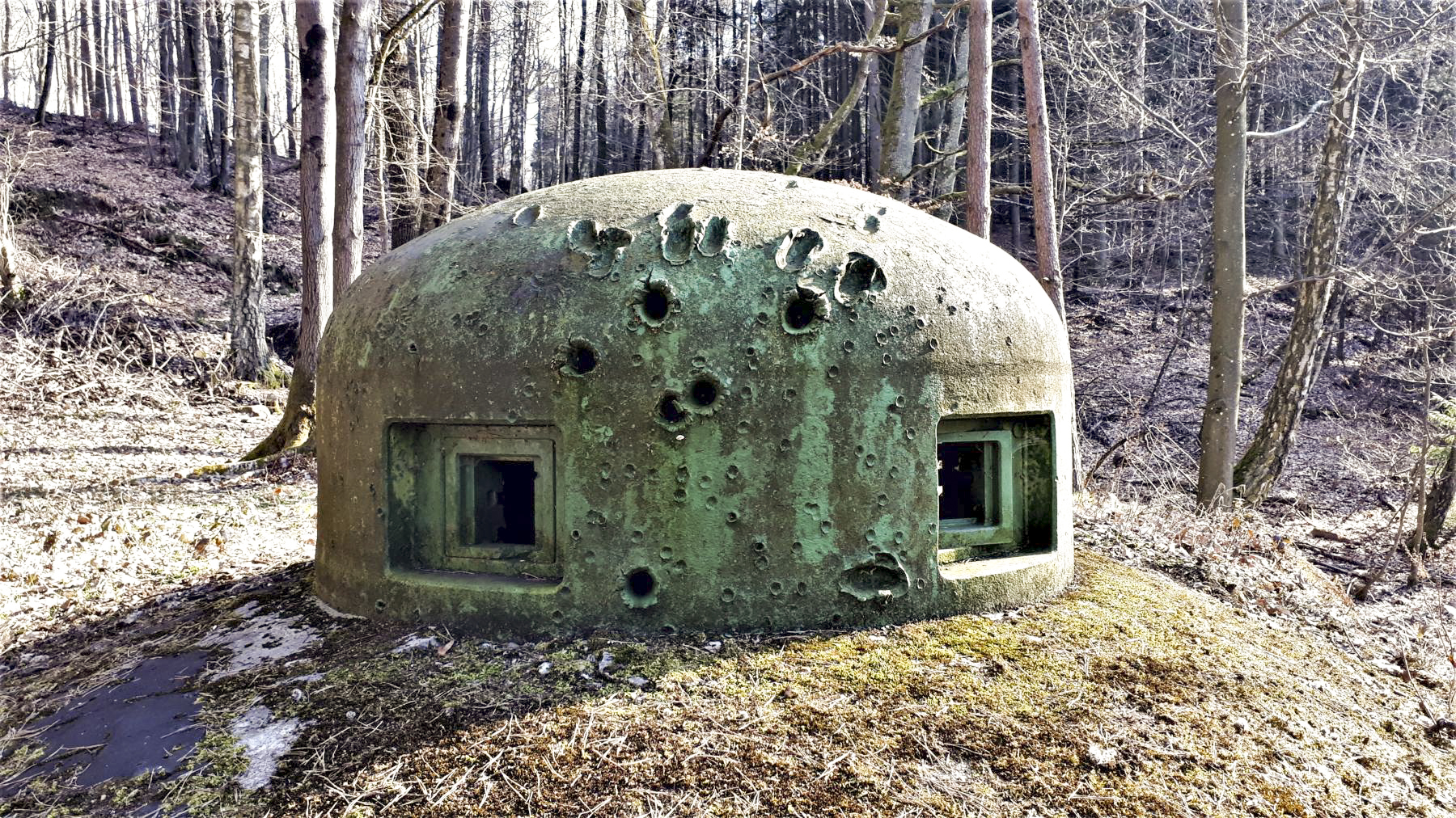 Ligne Maginot - GUNSTHAL FERME EST - (Blockhaus pour arme infanterie) - Impacts sur la cloche GFM - Gregory Fuchs